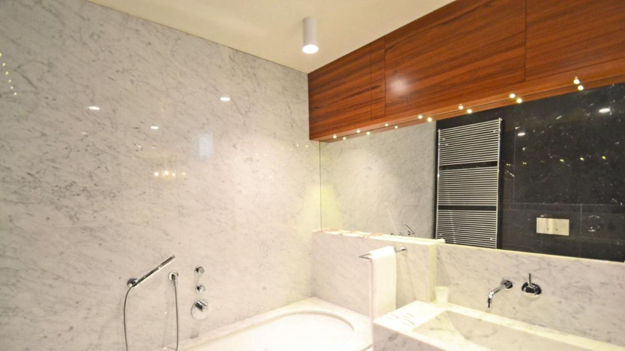 Ai Bareteri Luxury Canal View 베니스 외부 사진